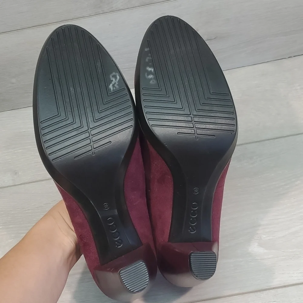 NEW Ecco Womens Suede Danish Design Heels shoes sz 38 US 7-7.5